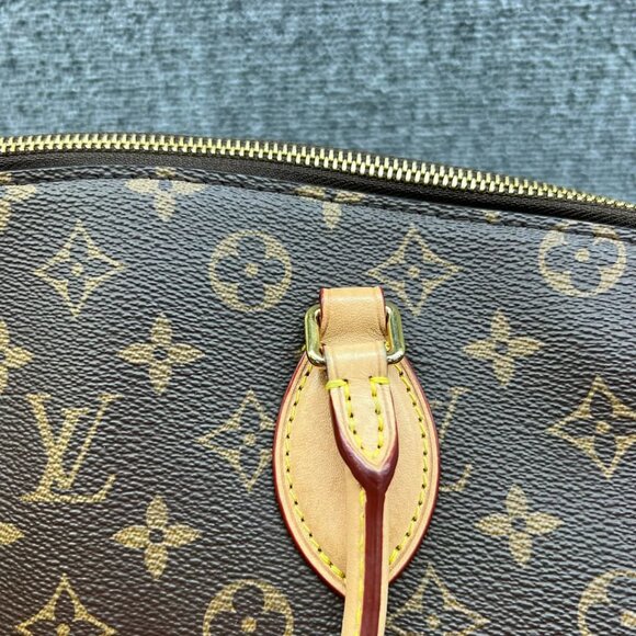 Louis Vuitton Leather Shoulder Bag 1390-041525 - Picture 8 of 16